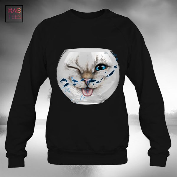 Cat in a happy round fish tank T-Shirt