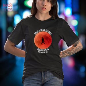 Total Lunar Eclipse 2022 Big Foot Blood Moon Shirt