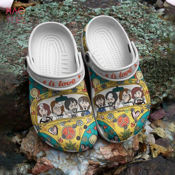 All you need is love Crocs