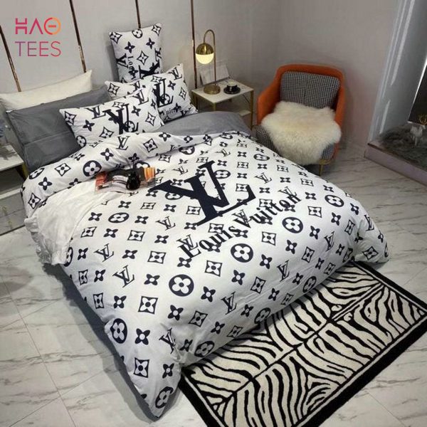 Louis Vuitton Black  White Bedding Set