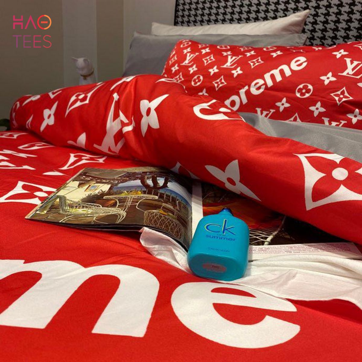 Luxury Louis Vuitton Red with Supreme Name and Logos Bedding Set