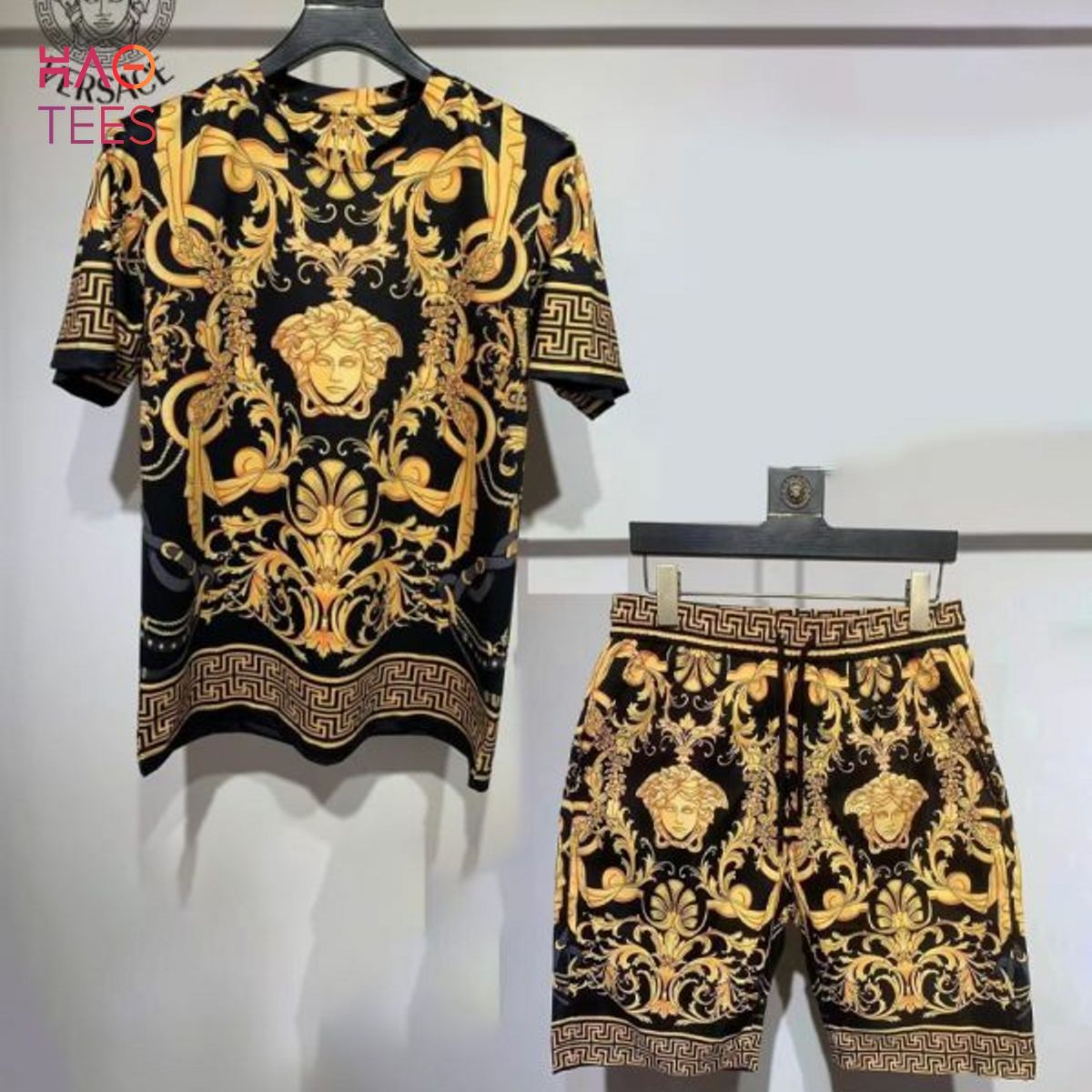 Top-selling item] Versace Monogram Gold Logo Hawaiian Shirt Beach