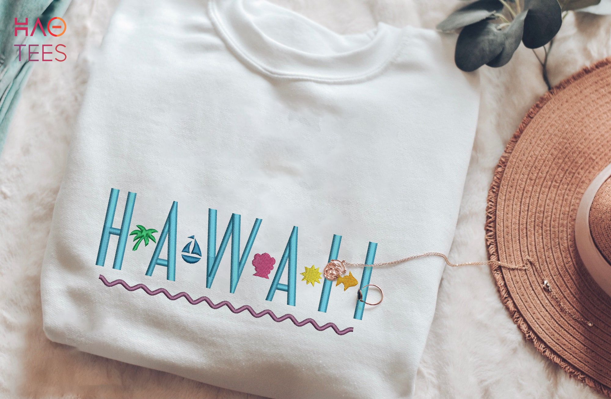 Vintage Hawaii Crewneck Embroidered Hibiscus Shirt