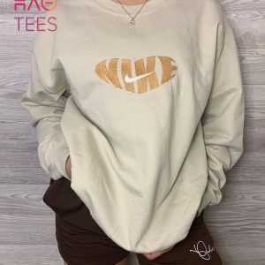 Crewneck Unisex Embroidered Valentine Heart Design Neutral Oversized Crewneck Shirt