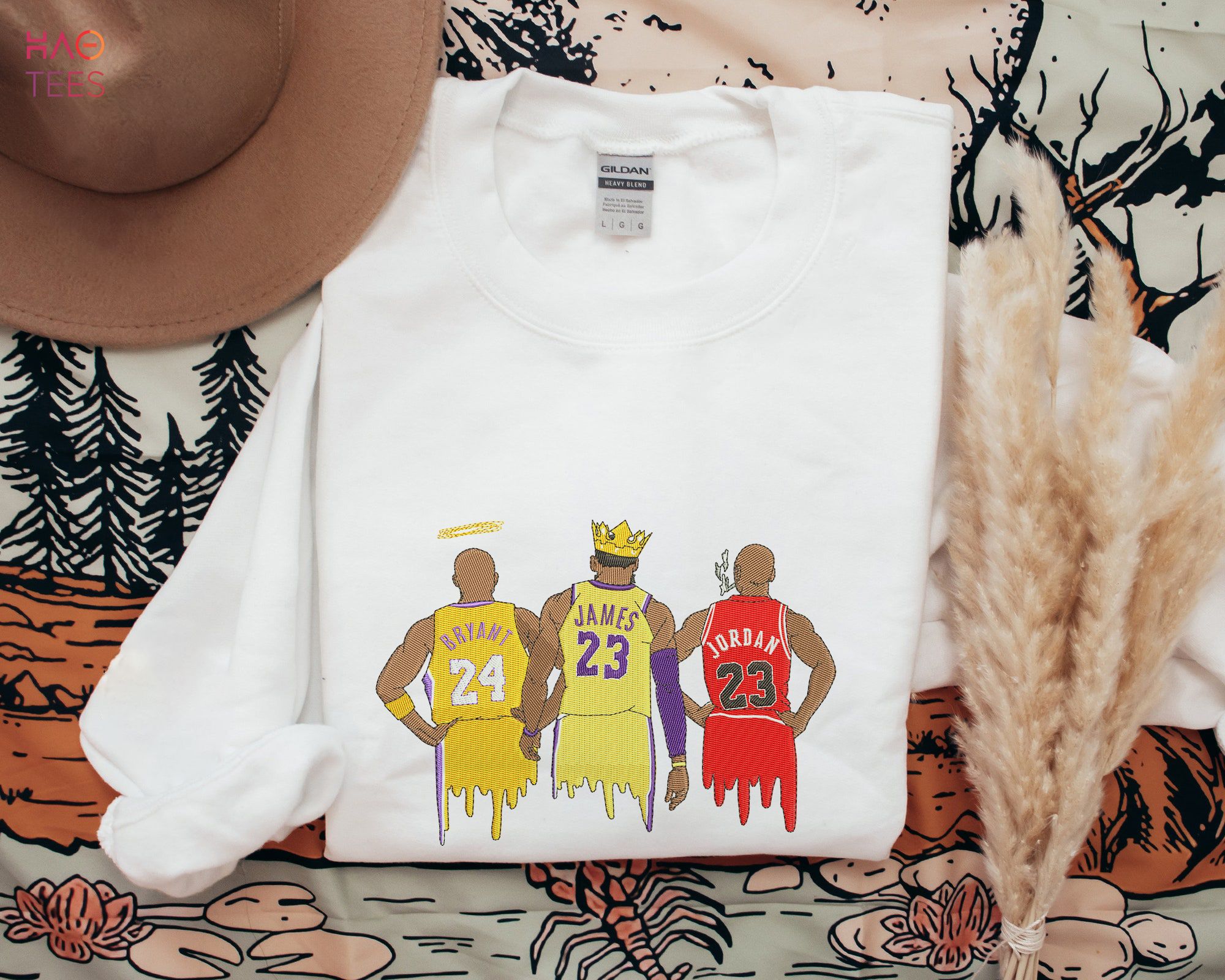 See Desc Michael Jordan T Shirt; Michael Jordan Vs LeBron James Tee Shirt White / gildan,other / XL - Hooded Sweat