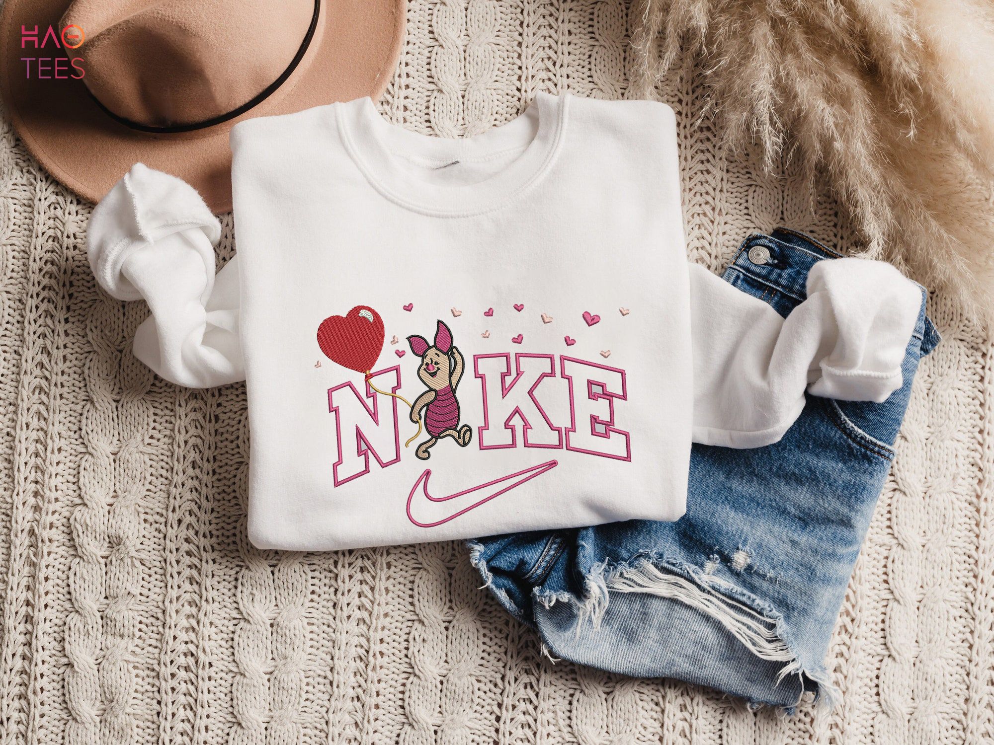 Pigle Valentine?s Day Brand Crewneck Valentine?s Day V-Day Crewneck Embroidered Shirt Pigle Valentine?s Day Brand Crewneck Valentine?s Day V-Day Crewneck Embroidered Shirt