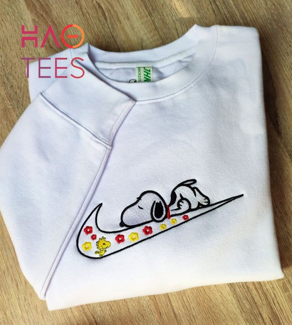 Snoopy Crewneck Custom Embroidery Crewneck Shirt Snoopy Crewneck Custom Embroidery Crewneck Shirt