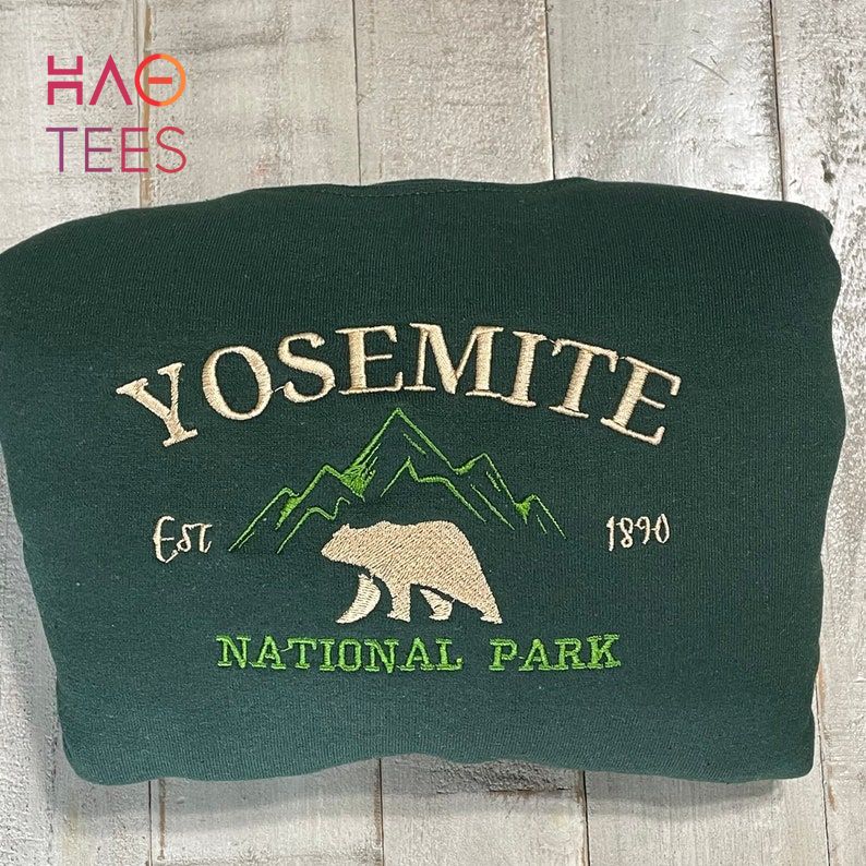 Yosemite Vintage Sweatshirt, Embroidered Crewneck Sweater