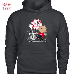 New York Yankees Charlie Brown Snoopy New York Yankees T-Shirt
