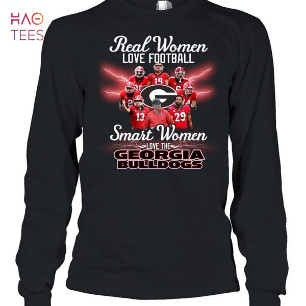 Real Women Love Football Smart Women Love The Georgia Bulldogs Hot T-Shirt