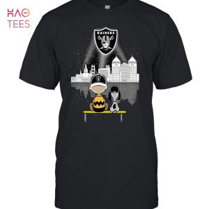 Charlie Brown And Snoopy Dog Watching City Oakland Raiders T-Shirt