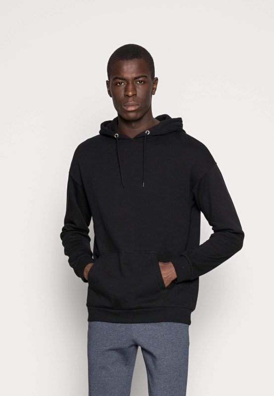 Latest trends 2024 in men's hoodies