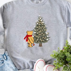 LIMITED Winnie the Pooh look at the tree Christmas Sweatshirt