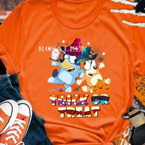 PREMIUM Bluey Trick r Treat Halloween Sweatshirt, T-Shirt