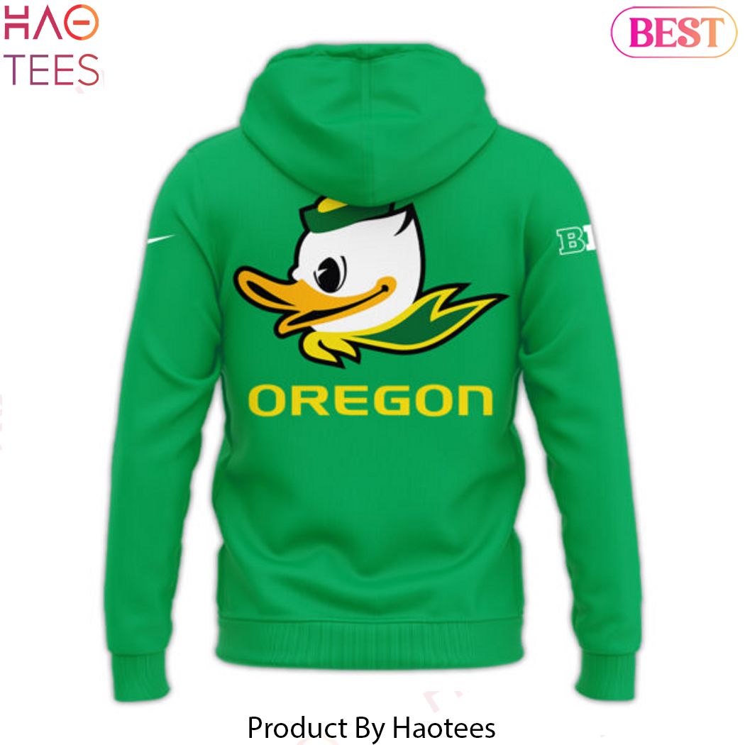 The Grass Is Damn Green In Eugene Oregon Ducks Hoodie The Grass Is Damn Green In Eugene Oregon Ducks Hoodie