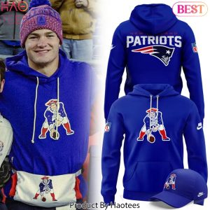 New England Patriots Throwback Historic Royal Pullover Hoodie